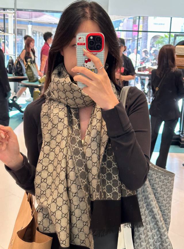 Buy without hesitation, authentic Gucci style! New from the boutique, perfect fo