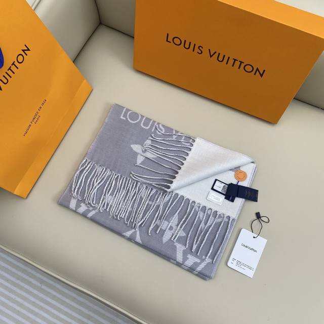 Jacquard Letter Scarf 186*34Cm. 100% Sheep Wool Lv Essential. This scarf elongat