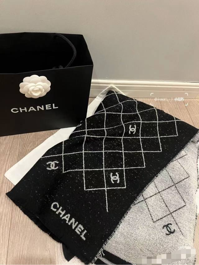 Original Single Diamond Pattern Scarf 45* Cm. 100% Cashmere. Made with select to