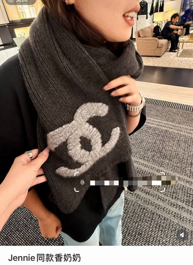 Highly Recommended: Chanel Autumn/Winter New Cashmere Scarf. Made from the fines