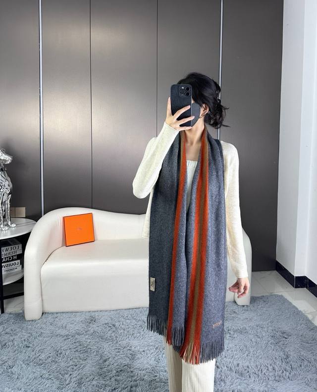 New Arrival! Unisex, 100% pure cashmere Hermes knit scarf, same style as in Herm