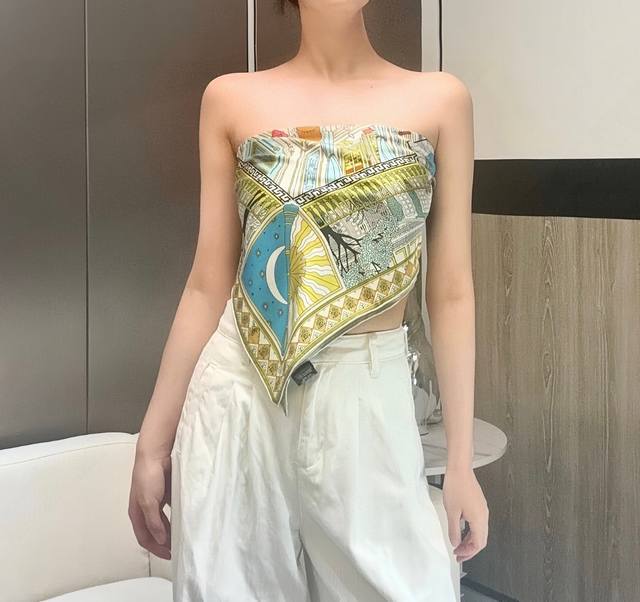 "Rare Treasure" 90cm Square Scarf Hand-rolled Edge Twill Silk Square Scarf % Mul