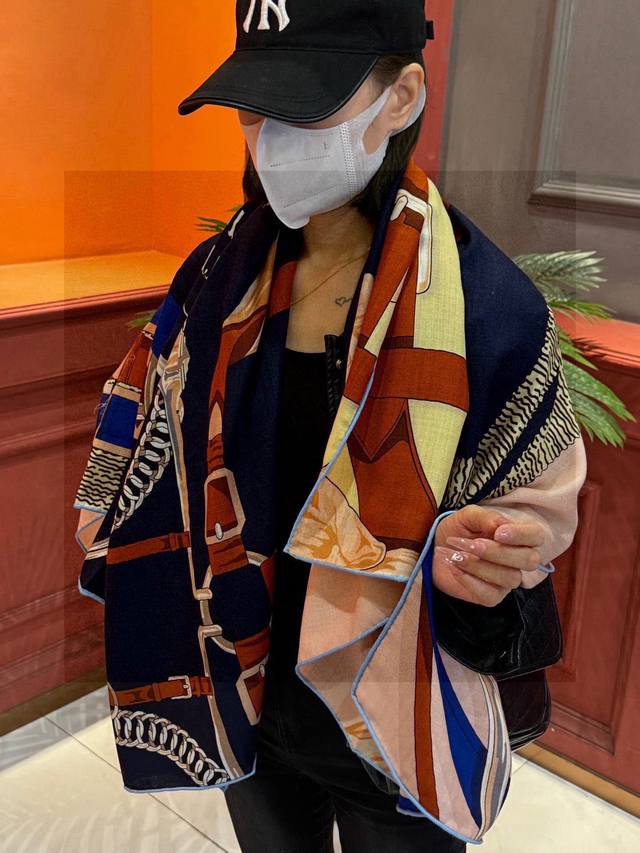 New cashmere design, everyone who bought it says it's beautiful, highly recommen