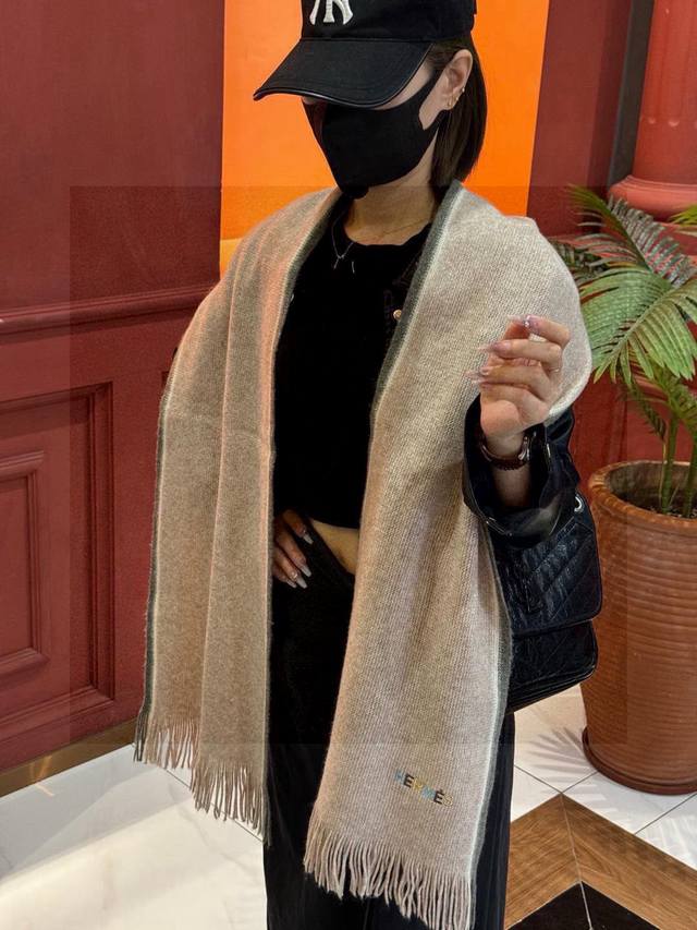 Hermes, same style as in boutiques, high-end cashmere knit scarf! Suitable for b