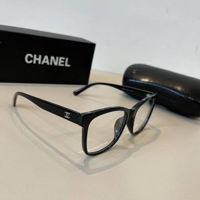 Chanel elegant sunglasses, blogger's style sunglasses Ddd
