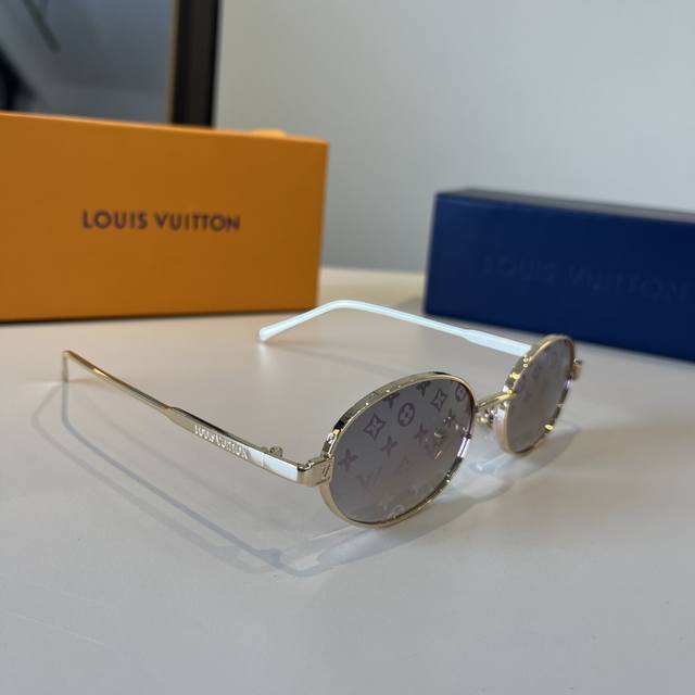 Louis Vuitton (LV) - Extremely meticulous craftsmanship! The sheer amount of det