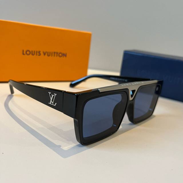 Louis Vuitton Sunglasses Model: Z 2W Size: 61013- They're so beautiful! They mak