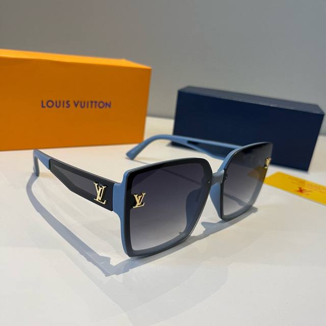 LV women's sunglasses, stylish and flattering, make your face look smaller. The