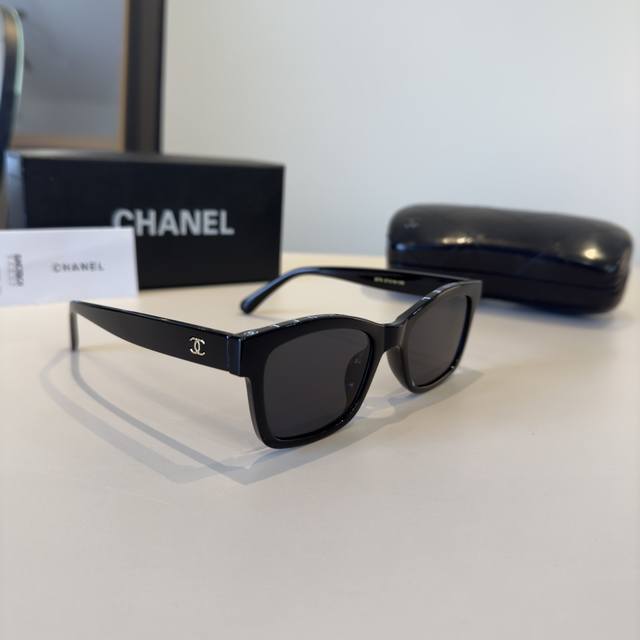 Chanel elegant sunglasses, blogger's style sunglasses Ddd