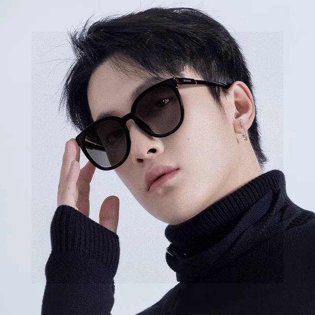 Gucci 2025 Spring New Trendy Hot Item Fashion Square Frame Polarized Sunglasses