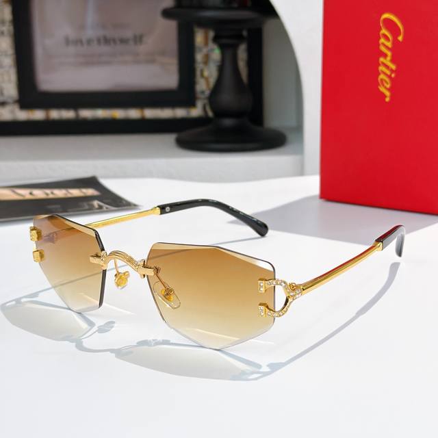 Cartie* Model: Ct0591 Size: 55 ports 18-145 Ddd