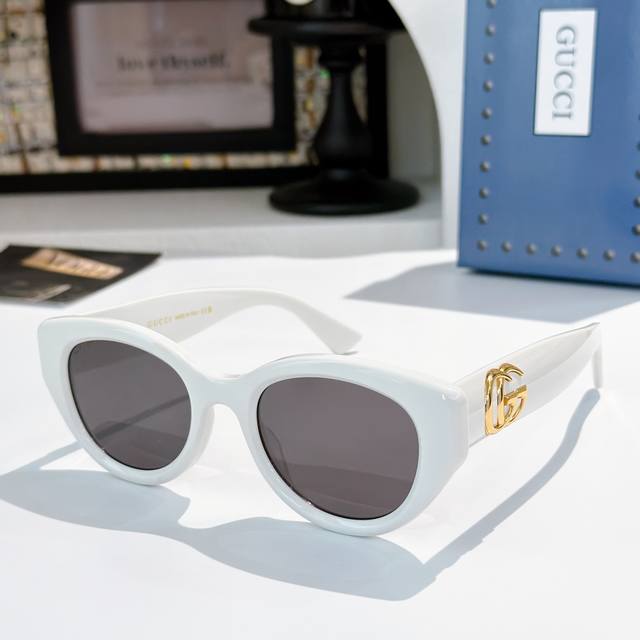 Gucc* Model: Gg1976Sk Size: 52 ports 21-145 Ddd