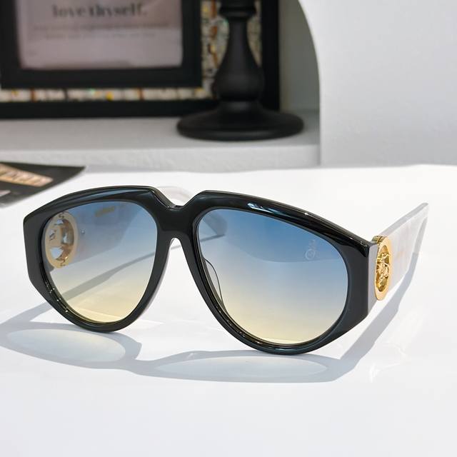 Burberr* Mod: Be4479U Size: 60 ports 15-140 Ddd