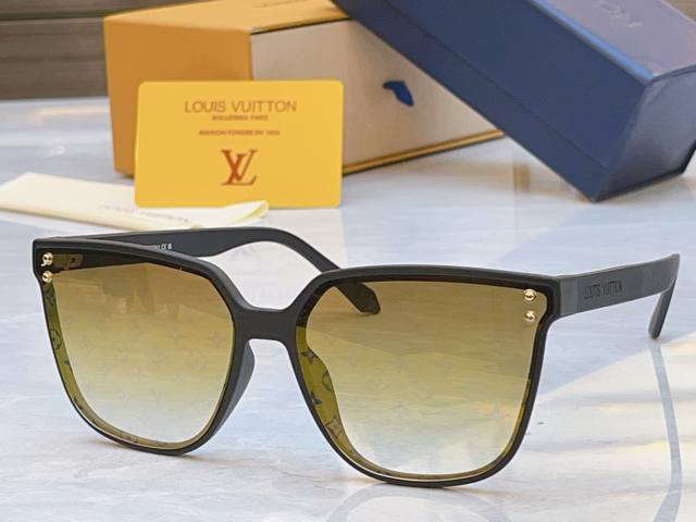 Louis Vuitto* New sunglasses, Model: Z2975W, Size: 63cm x 17-145mm.