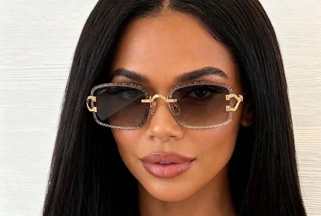 Cartie*Model: Ct0768S Size: 142 Sunglasses, photochromic lenses Ddd