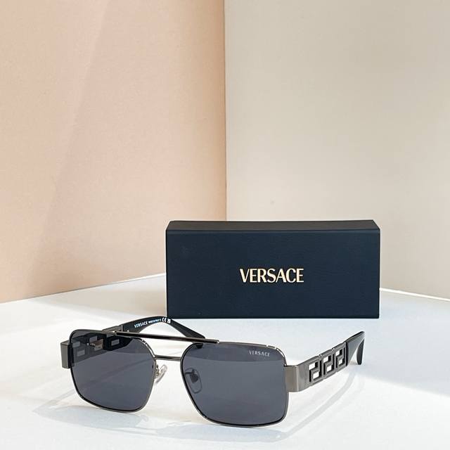 Versac*Model: Ve 4502Size: 57 ports 15-145 Ddd