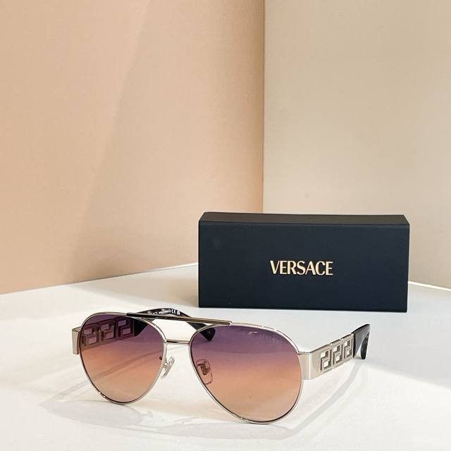 Versac*Model: Ve 4503Size: 59 ports 14-145 Ddd