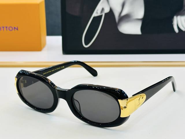 Louis Z2600U Size: 55mm x 23-140mm A vibrant expression of your unique personali