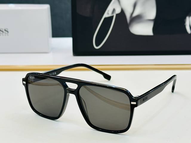 Boss 1766 S Size: 56 (15-150cm) Classic and timeless frame, excellent quality, f