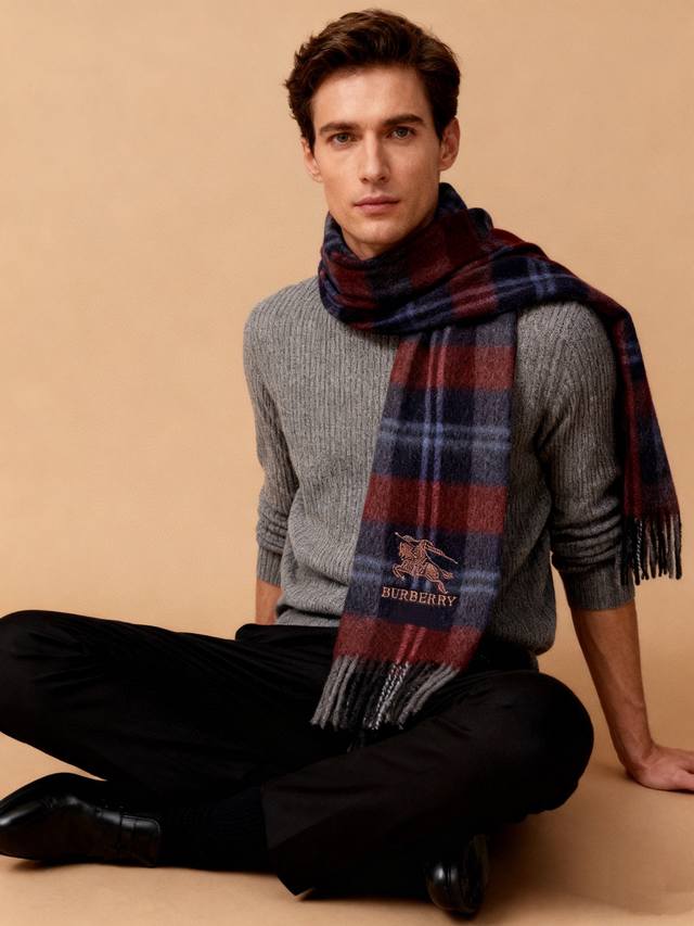 Burberry's latest check pattern unisex wool scarf, a top-tier choice from the ic