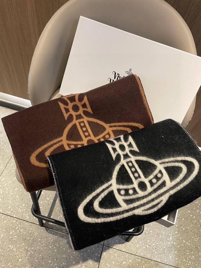 Vivienne Westwood's stunning new double-sided scarf! Highly recommended! Excelle