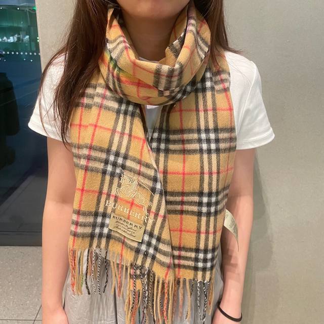 New Burberry boutique style, latest official style, unisex couple style. The fab