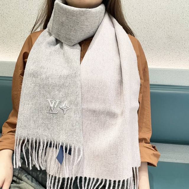 100% Cashmere, LV's top-grade cashmere, new unisex couple style, highly recommen