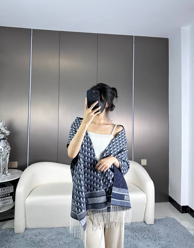 This latest Dior Oblique print scarf reinterprets the classic Dior logo with a m