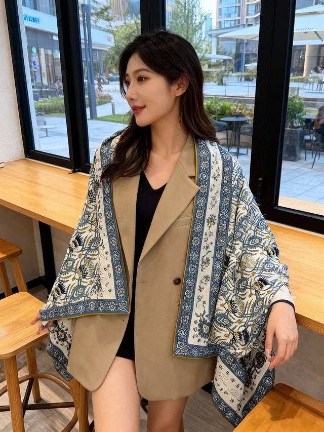 Etro Fall/Winter 2025 Preview: Double-sided Tonal Cashmere and Wool Circus Scarf