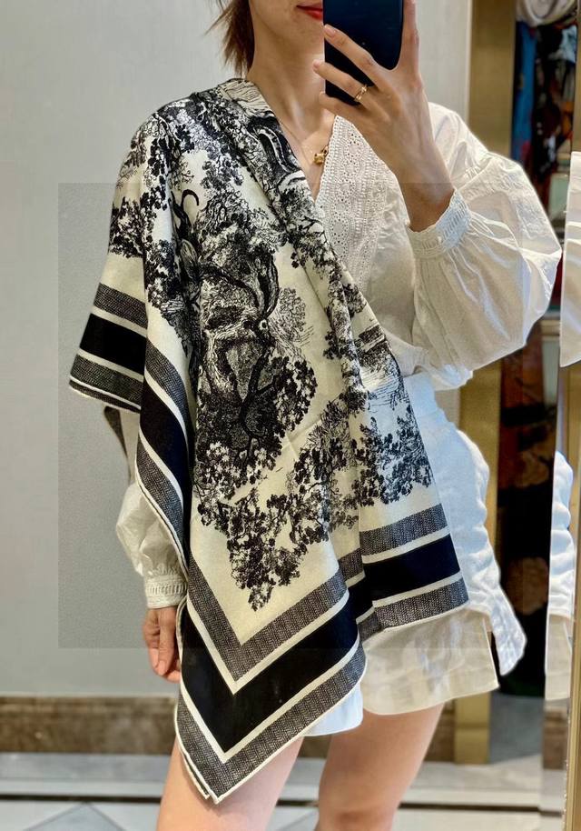 Dior Paris Map Golden Size 110*110 Double-sided Tonal Velvet Square Scarf Sister