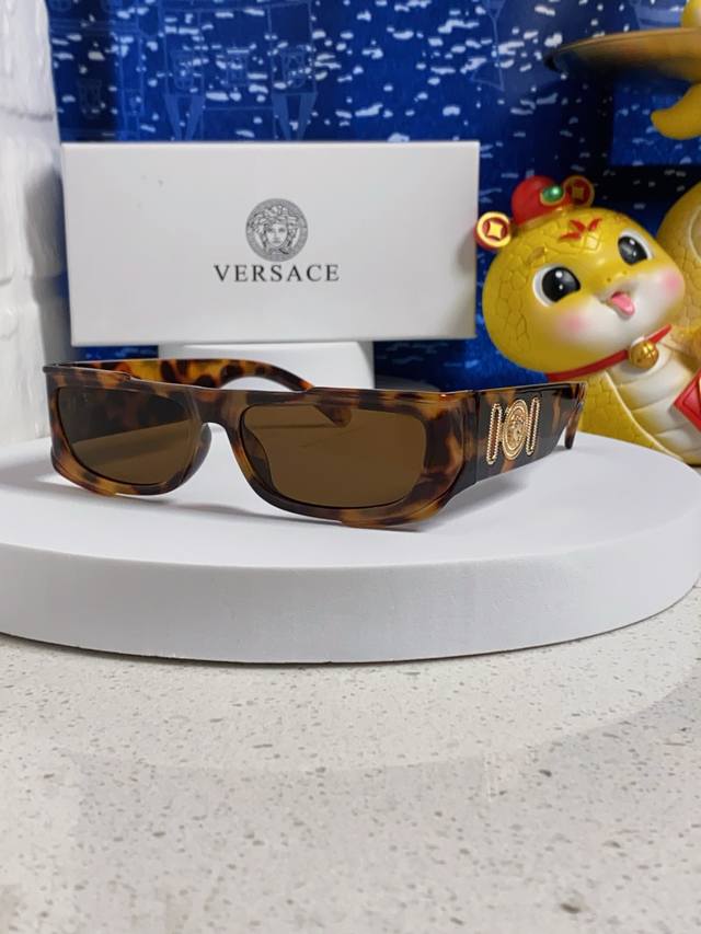 Versace 2025 New European and American Retro Rectangular Narrow Frame Sunglasses
