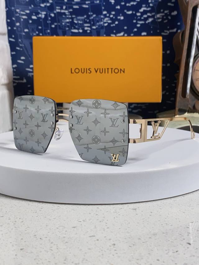 Louis Vuitton 2025 LV New European and American Cross-border Personalized Large