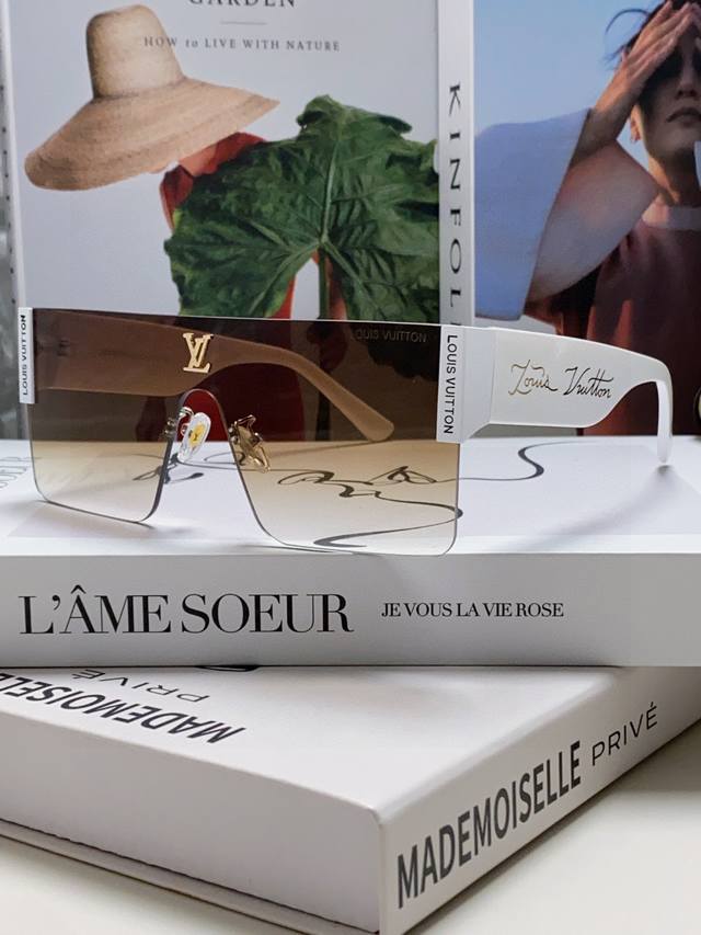 Louis Vuitton New Model Style Metal Square Oversized Frame Sunglasses, Unisex Fa