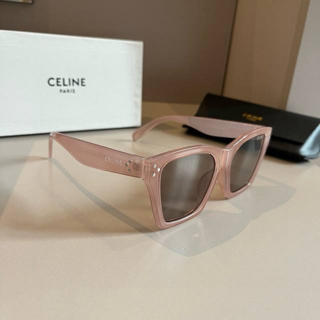 Celine's new sunglasses, a favorite of many fashion icons, Ddd