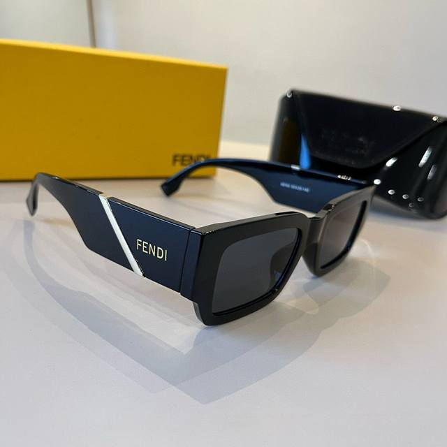 Fd Fendi sunglasses are always a safe bet, I love them! Sunglasses trendsetter n