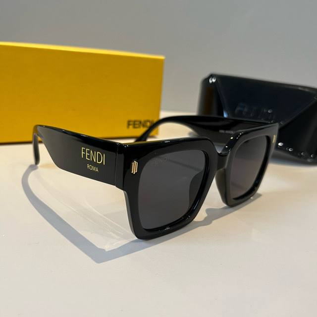 F D Fendi's new sunglasses are here! Fendi Roma Fe40101F, an Asia exclusive mode