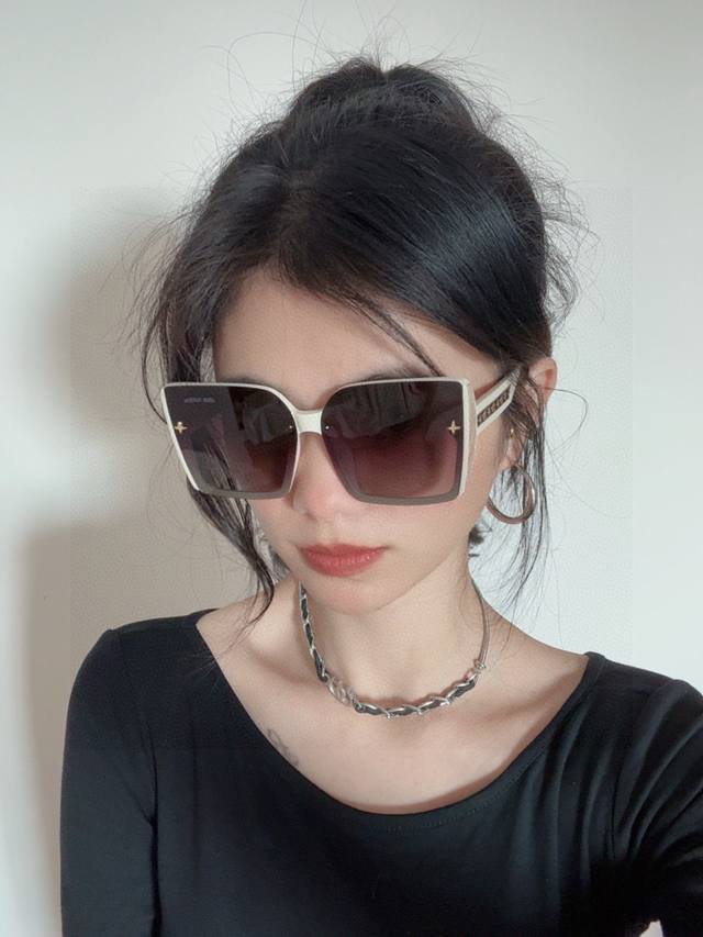Lv Sunglasses Trendy Item Official Website Model Same Style Four-Leaf Clover Exq