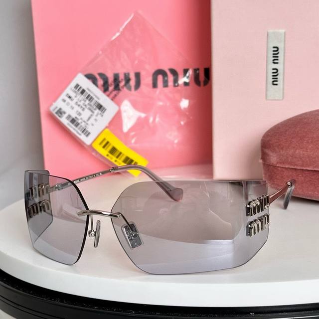 All colors have arrived! New Miu Miu colors for girls are here! Sunglasses you w