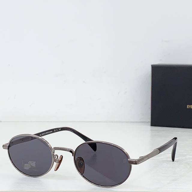 David Beckha* Model: Db1196 S Size: 52 ports 22-145 Ddd