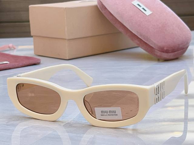 Miumi* New sunglasses, Mod: Smu B04-F, Size: 53