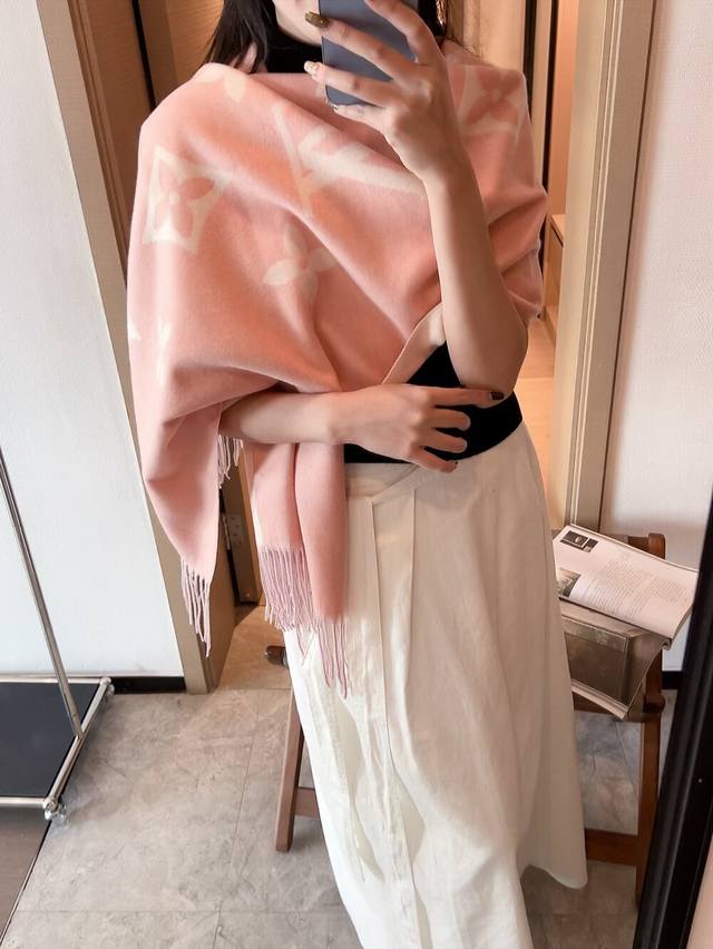 High-end LV product, with a delicate and soft feel, clear font. This highly anti