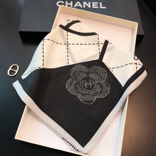 Chanel 100% Mulberry Silk Crepe Satin. A versatile small square scarf, youthful