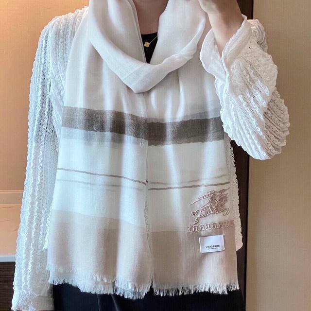 Burberry's new collection~ Stunningly beautiful! Made with imported Indian 300-c