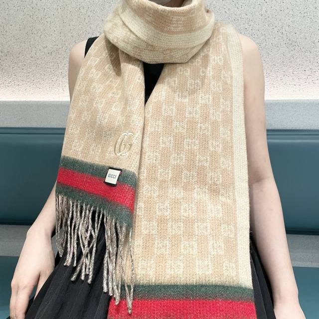 A really nice Gucci scarf! I love the fabric, it's so soft and comfortable. The