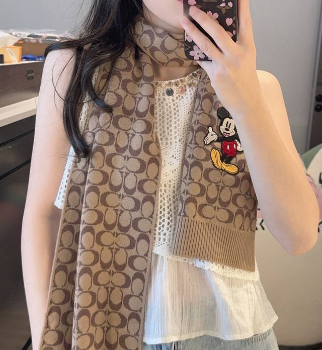 Coach & Disney Collaboration Mickey Mouse Scarf (Ddd) Knitted Fabric % Australia
