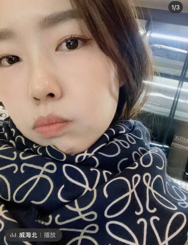 Loewe, as a top Spanish luxury brand, exudes a unique Spanish aristocratic aura,