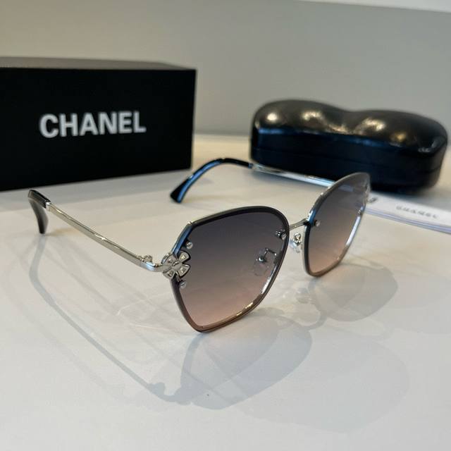 Chanel sunglasses, ultra-high-end custom style, a must-have for travel and drivi
