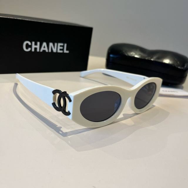 Chanel's popular sunglasses, a must-have for sun protection and face shaping.