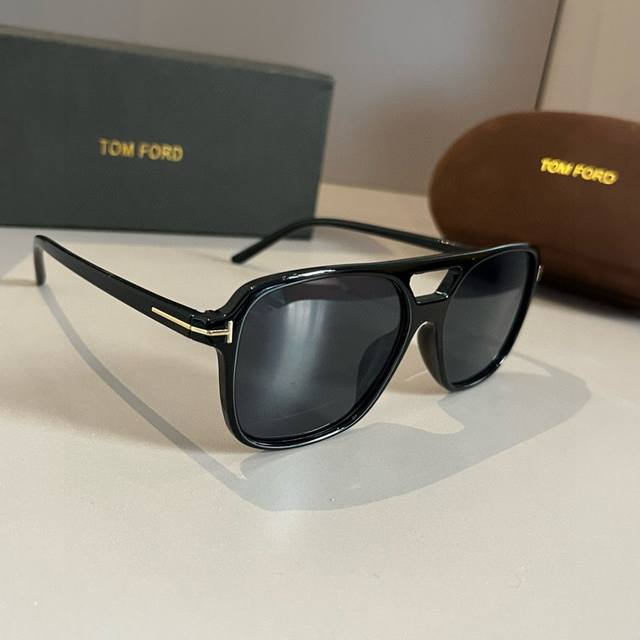 Tomford unisex fashion trendy sunglasses with unique craftsmanship Ddd