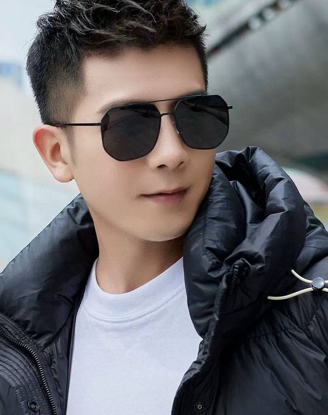 Lv Men's Colorful Aviator Polarized Sunglasses Material: High-definition nylon,